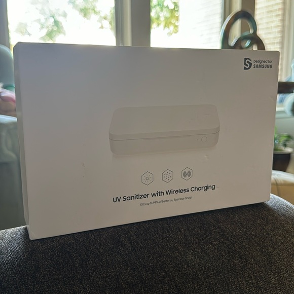 Samsung Other - Samsung UV Sanitizer with Wireless Charging